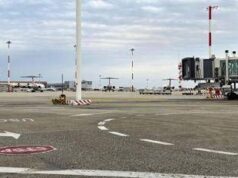 Odore di bruciato a bordo di un aereo, atterraggio di emergenza a Venezia