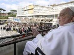 Papa Francesco, l’internista: “A Santa Marta riabilitazione come in ospedale”