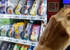 Pausa caffè troppo lunga, sindaco fa rimuovere tutti i distributori automatici