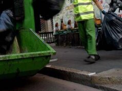 Pescara, clochard dorme in cassonetto e finisce nel compattatore: salvato
