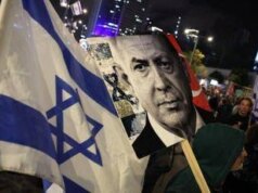 Turchia, folla in piazza a Istanbul per Imamoglu: “Siamo due milioni”