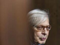 Vittorio Sgarbi ricoverato al Gemelli, l’amico Veneziani: “Depressione alleata della malattia”