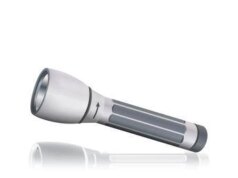 Blackout, cosa fare quando si resta al buio: ecco il vademecum