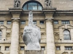 Borsa, Piazza Affari in rosso con i dazi: perché crollano le banche