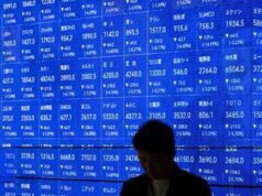 Dazi, crollano le Borse asiatiche. Trump esulta: “Ora i Paesi vogliono trattare”