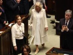 Fiona Clare, la stilista che ha reso ‘regina’ queen Camilla