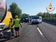 Incidente in A13, furgone tampona autocisterna: un morto e autostrada in tilt