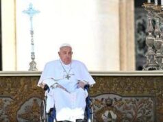 Papa Francesco a sorpresa nella basilica di San Pietro