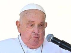 Papa Francesco, lo pneumologo: “Uscire con l’ossigeno? Migliaia di persone lo fanno”