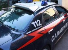 Roma, furgone tampona auto a Segni: morta 63enne