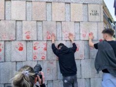 Scuola, oggi cortei da Torino a Roma: “Soldi alla formazione non alla guerra”