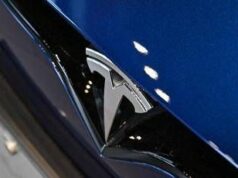 Tesla, effetto Musk pesa su assicurazione furto e incendio: di quanto è aumentata