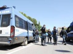 Torino, scontri con forze ordine durante rave party: feriti