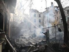 Ucraina, tregua si allontana. Trump: “I russi bombardano come pazzi”