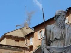 Conclave, anche la seconda fumata è nera