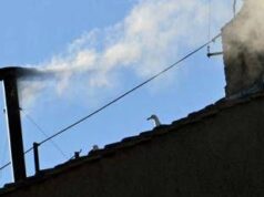 Conclave, la fumata è bianca: la Chiesa ha un nuovo Papa