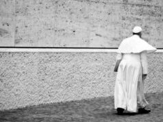 Conclave: tutti i titoli del papa tra storia, fede e potere
