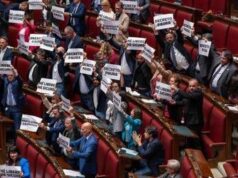 Dl sicurezza, via libera della Camera. Protesta opposizioni in Aula: “Decreto paura”