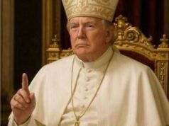 Donald Trump vestito da Papa, la foto sui social della Casa Bianca