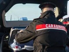 Donna travolta e uccisa da una ruspa in spiaggia a Cervia, l’autista è risultato positivo alla cocaina