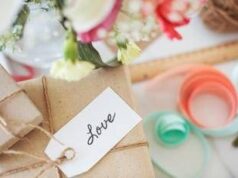 Festa della mamma 2025, non solo fiori: cosa regalarle domenica 11 maggio