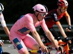 Giro d’Italia, a Pedersen anche la quinta tappa. Terza vittoria per la maglia rosa