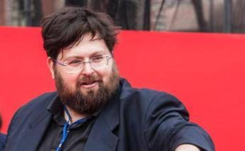 Isola dei famosi, Adinolfi in lacrime: “Sono ingrassato dopo il suicidio di mia sorella”