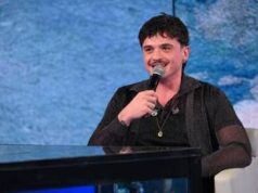 Olly compie 24 anni e festeggia il compleanno in tour: “Mi mancavate come l’aria”