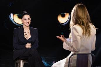 Paola Iezzi a Belve: “Mi sento un gay nel corpo di una donna, ho un debole per quelle intelligenti”