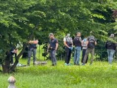 Parma, feto ritrovato sul marciapiede: indaga la polizia scientifica