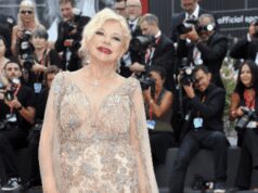 Sandra Milo, vandalizzata la tomba. La figlia Azzurra: “Un giorno anche tu finirai sotto terra…”