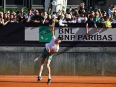 Sinner accende il Foro, allenamento con Fritz davanti a centinaia di tifosi