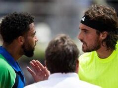 Tsitsipas lo colpisce, Fils si infuria: tensione agli Internazionali d’Italia – Video