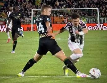 Zazzaroni, Nicolussi Caviglia e il rigore: “Non ha fatto fallo apposta”