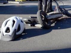 Auto contro monopattino a incrocio, morto 26enne a Milano