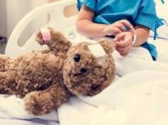 Bambina in fin di vita per il morbillo, Bassetti: “Bisogna tornare a parlare di vaccini”