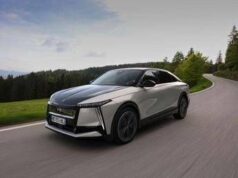 DS N°8: il SUV coupé elettrico lussuoso ed elegante