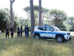 Donna e bimba morte a Villa Pamphili, segnalazioni dopo le foto dei tatuaggi