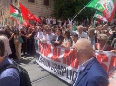 “Fermiamo il massacro”, a Roma il grido della piazza per Gaza