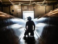 Ferrari presenta Hypersail, la ‘barca volante’ con Soldini