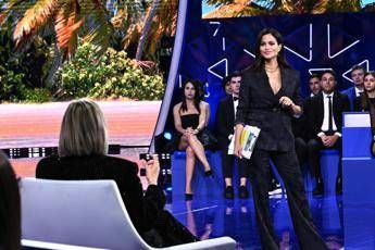 Isola dei famosi, anticipazioni puntata di oggi: ospiti Cruciani e Scintilla