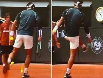 Roland Garros, Musetti calcia pallina e Tiafoe fa ‘la spia’: azzurro ammonito