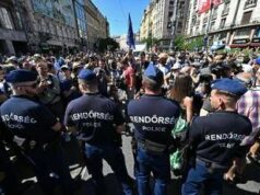 Ungheria, decine di migliaia di persone al Pride di Budapest sfidano il divieto di Orban