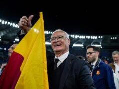 Venditti, sorpresa durante il concerto. Ranieri sale sul palco: “Grazie Roma” – Il video