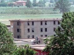 Bologna, condannato per la strage di Corinaldo esce dal carcere per laurearsi e fugge