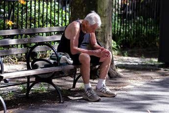 Caldo fa invecchiare male e mina lo spirito di squadra: cosa dice la scienza