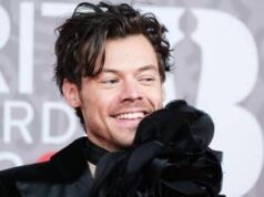 Harry Styles oltre la musica, lancia una linea di… sex toys: “Pleasing Yourself”