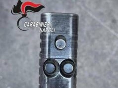 Il portachiavi diventa una pistola e spara, la scoperta dei Carabinieri a Napoli