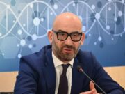 Influenza K, Bassetti: “Non è banale ma no allarme per decessi: ci sono sempre stati”