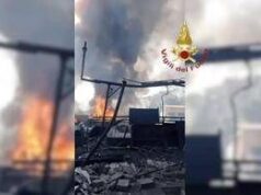 “L’esplosione e l’auto in fiamme, così abbiamo salvato un uomo”: l’intervento dei carabinieri a Roma